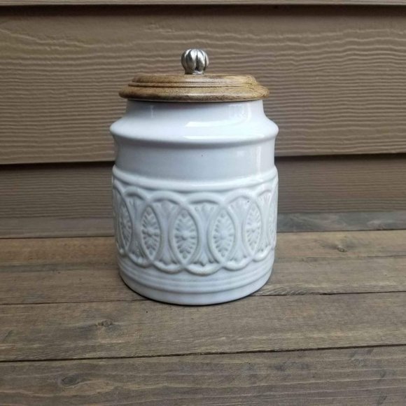 Pier 1 Kitchen Pier One Pier Kitchen Canister 7 In Wooden Lid